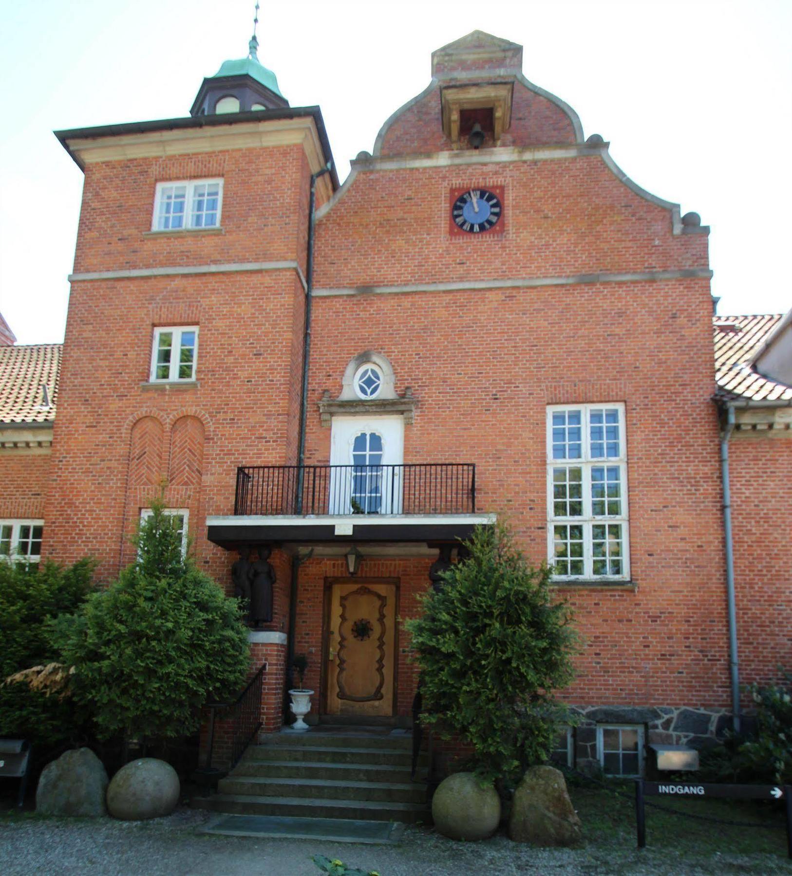Sauntehus Castle Hotel Hornbæk Exterior photo